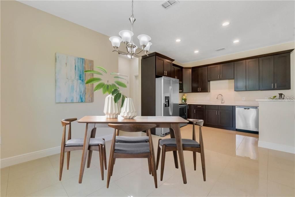 For Sale: $314,900 (3 beds, 2 baths, 1568 Square Feet)