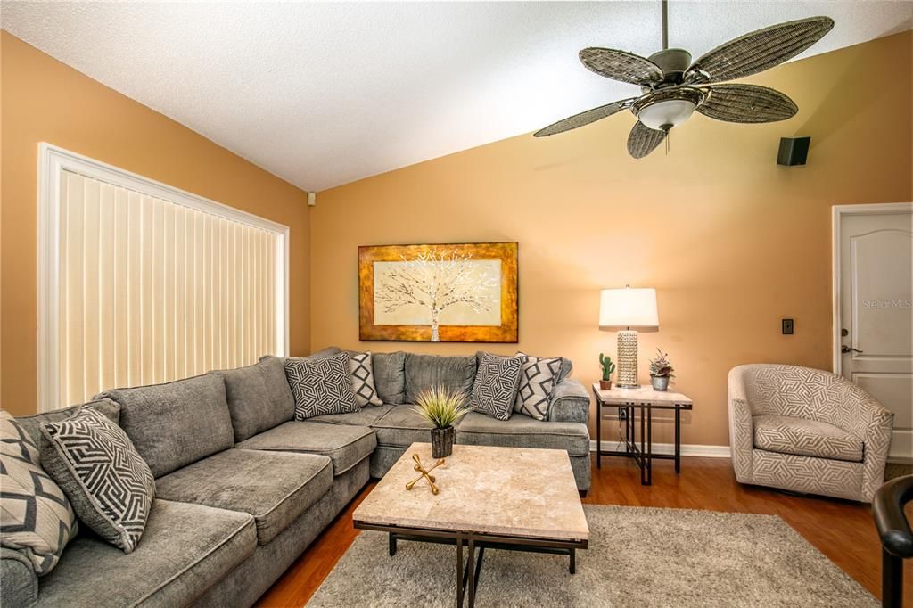 Active With Contract: $414,900 (3 beds, 2 baths, 1592 Square Feet)