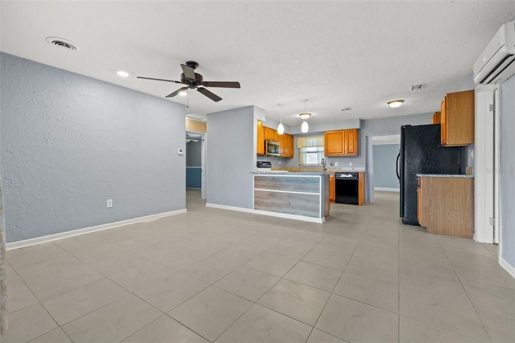 For Sale: $374,000 (4 beds, 2 baths, 1486 Square Feet)