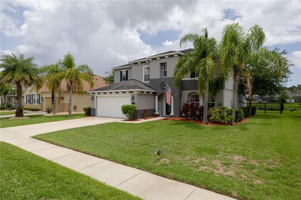 For Sale: $435,000 (3 beds, 2 baths, 2596 Square Feet)