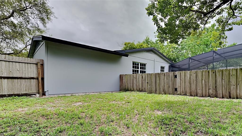 For Sale: $309,900 (3 beds, 2 baths, 1097 Square Feet)