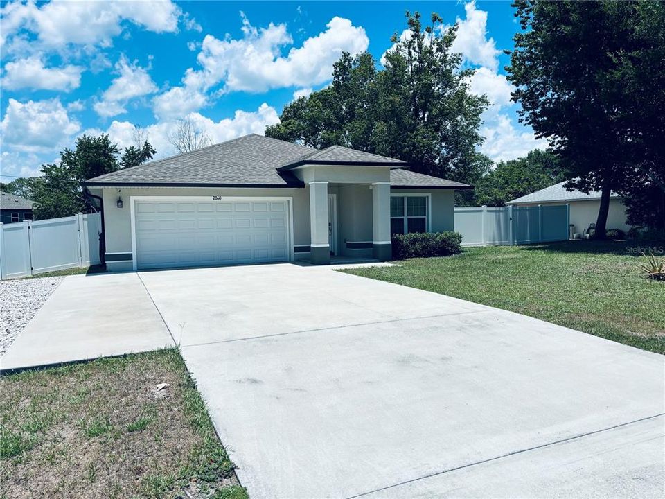 Active With Contract: $2,300 (3 beds, 2 baths, 1507 Square Feet)