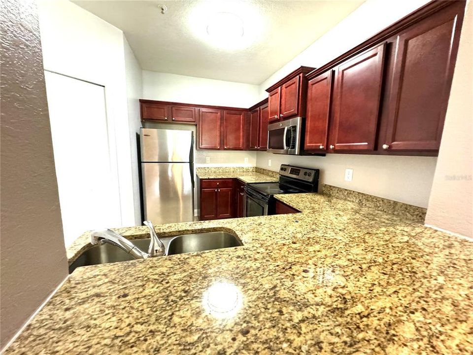 For Rent: $1,995 (2 beds, 2 baths, 1242 Square Feet)