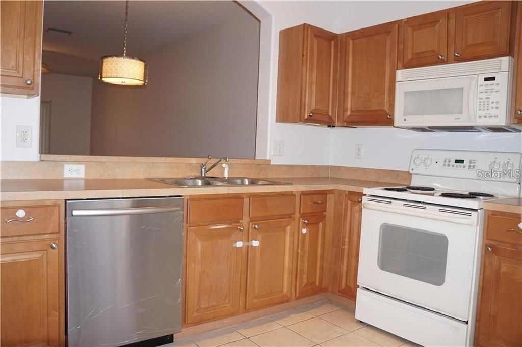 For Rent: $1,850 (2 beds, 2 baths, 1606 Square Feet)