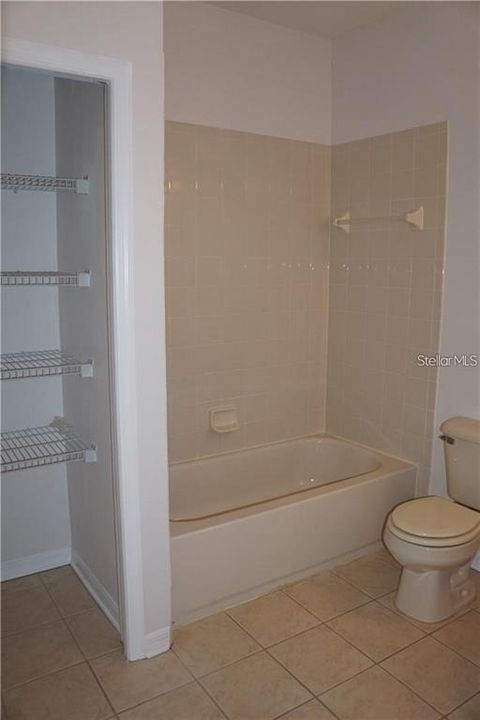 В аренду: $1,850 (2 спален, 2 ванн, 1606 Квадратных фут)