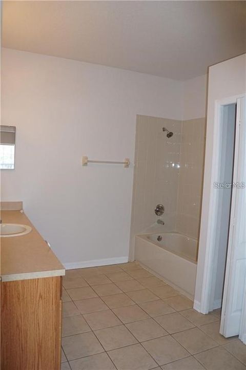 For Rent: $1,900 (2 beds, 2 baths, 1606 Square Feet)