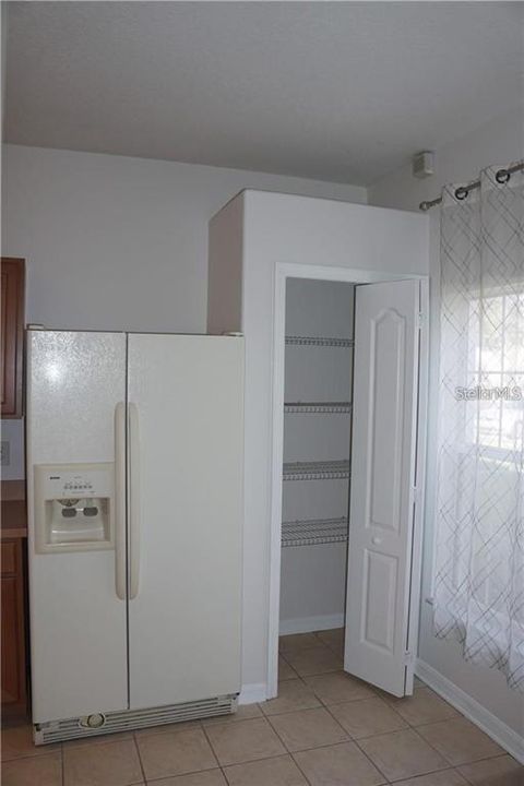 В аренду: $1,850 (2 спален, 2 ванн, 1606 Квадратных фут)