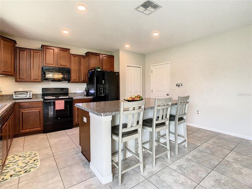 For Sale: $375,000 (4 beds, 2 baths, 2599 Square Feet)