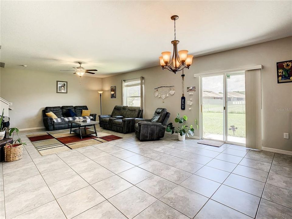 For Sale: $375,000 (4 beds, 2 baths, 2599 Square Feet)