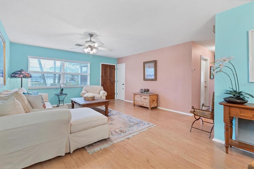 For Sale: $449,900 (2 beds, 2 baths, 1772 Square Feet)