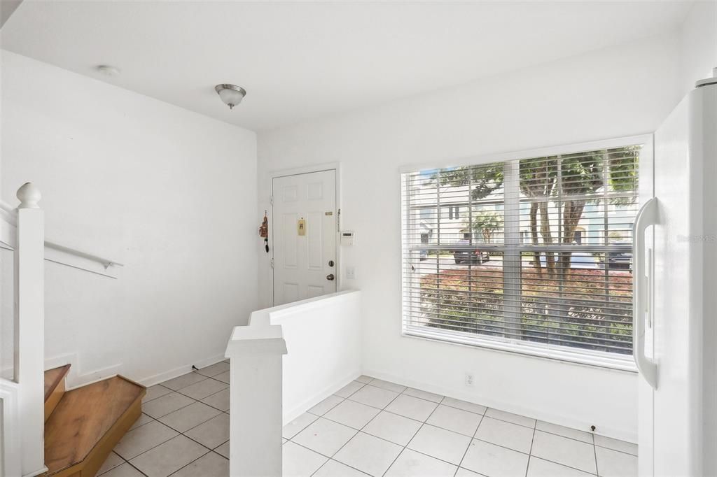 For Sale: $245,000 (2 beds, 2 baths, 1078 Square Feet)