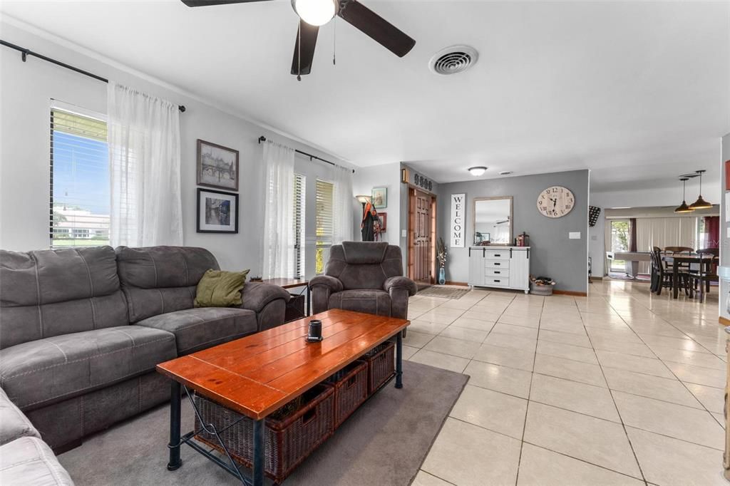 For Sale: $444,900 (3 beds, 2 baths, 1971 Square Feet)