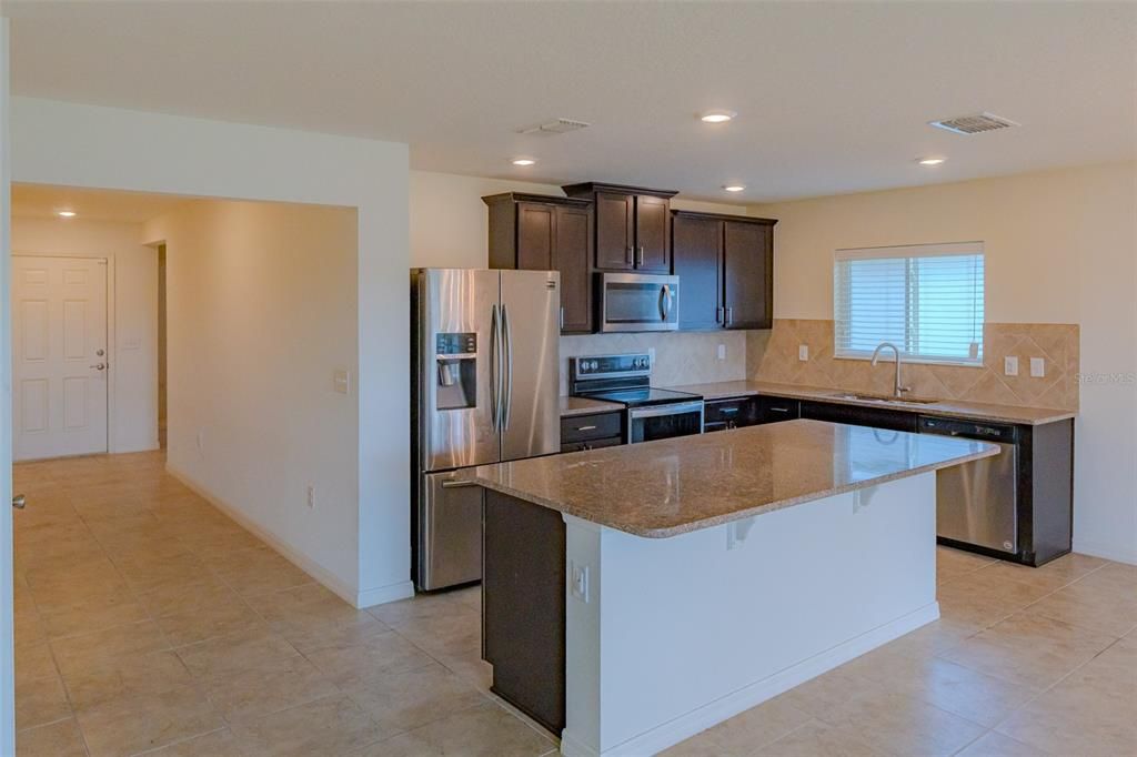 Active With Contract: $1,900 (3 beds, 2 baths, 1558 Square Feet)