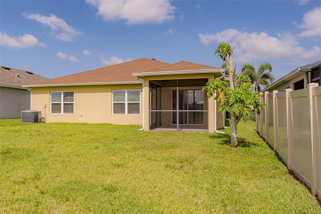 Active With Contract: $1,900 (3 beds, 2 baths, 1558 Square Feet)