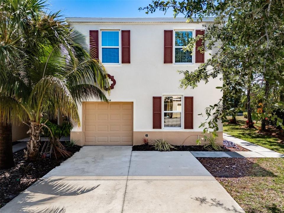 Active With Contract: $269,000 (3 beds, 2 baths, 1684 Square Feet)