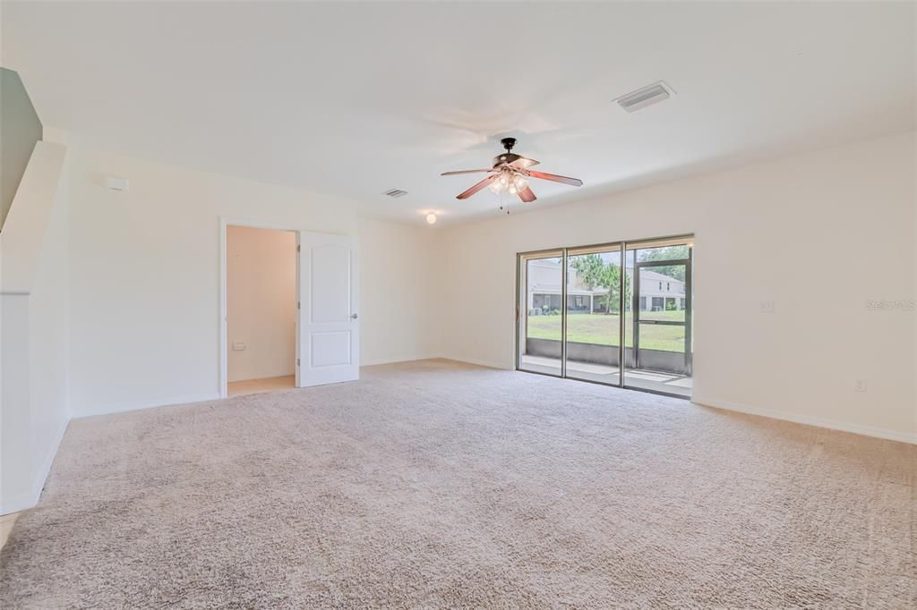 Active With Contract: $269,000 (3 beds, 2 baths, 1684 Square Feet)