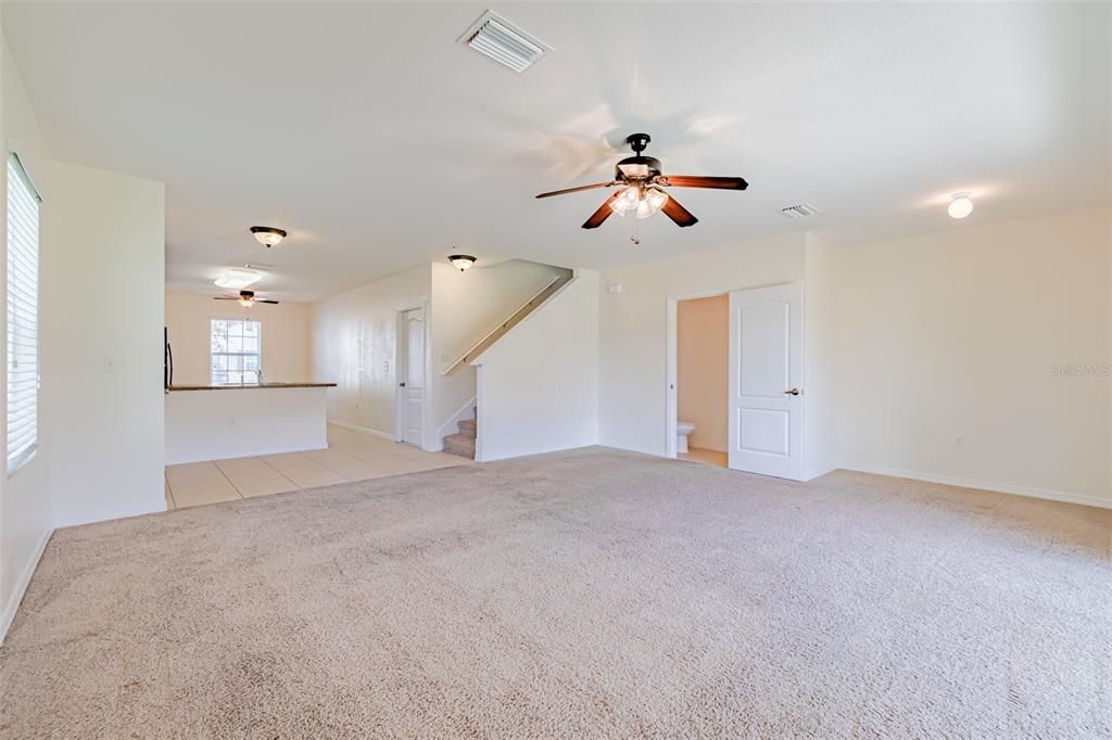 Active With Contract: $269,000 (3 beds, 2 baths, 1684 Square Feet)