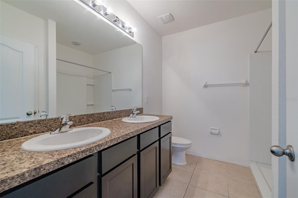 Active With Contract: $269,000 (3 beds, 2 baths, 1684 Square Feet)