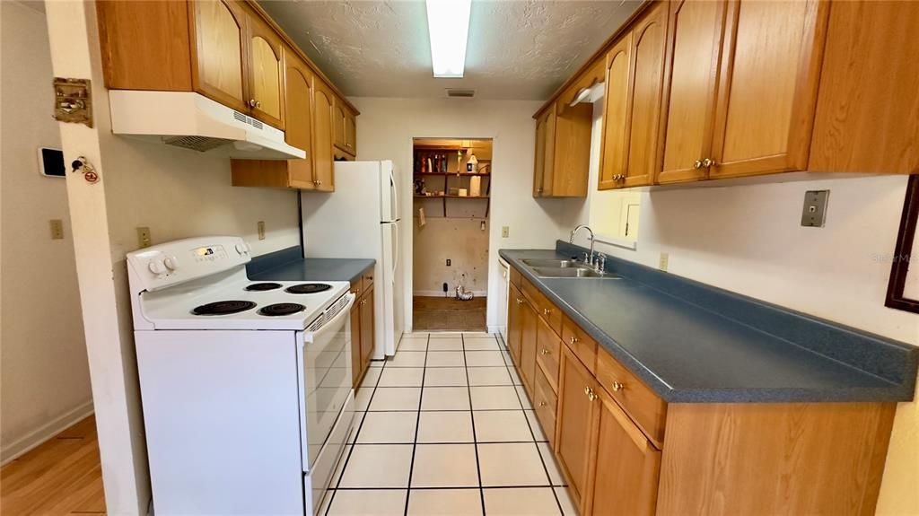 For Sale: $180,000 (3 beds, 1 baths, 1296 Square Feet)