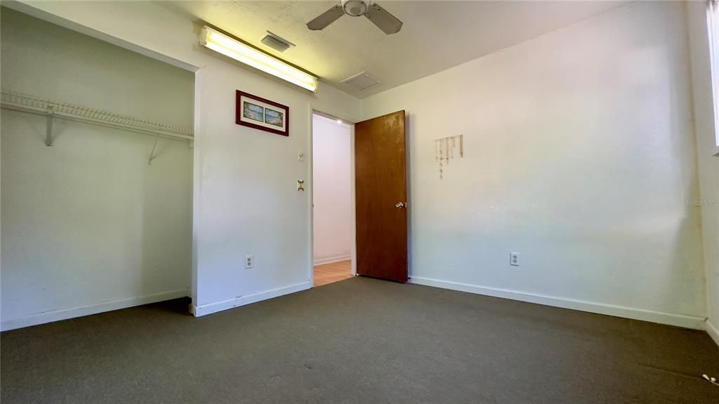 For Sale: $180,000 (3 beds, 1 baths, 1296 Square Feet)