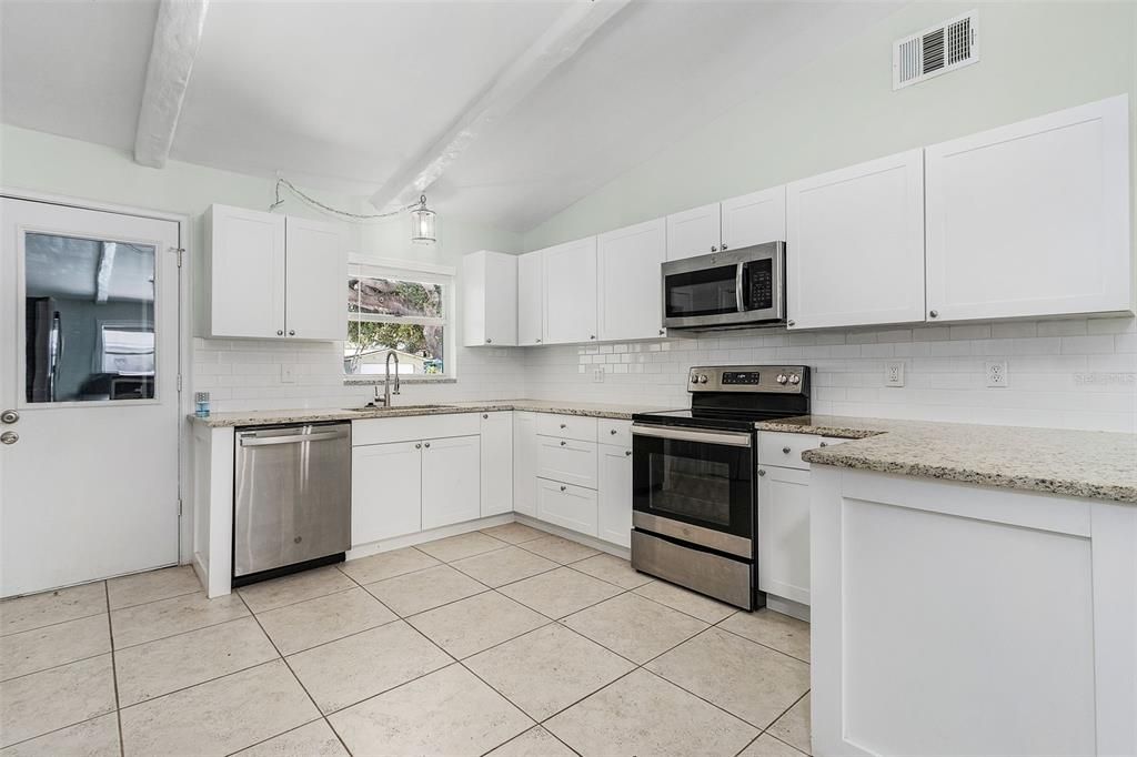 For Sale: $424,242 (3 beds, 2 baths, 1785 Square Feet)