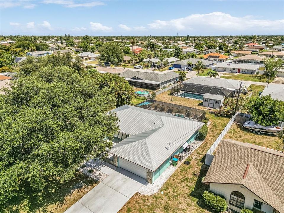 For Sale: $399,000 (3 beds, 2 baths, 1785 Square Feet)