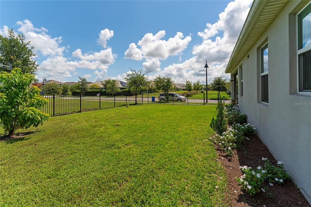 For Sale: $595,000 (3 beds, 2 baths, 2089 Square Feet)