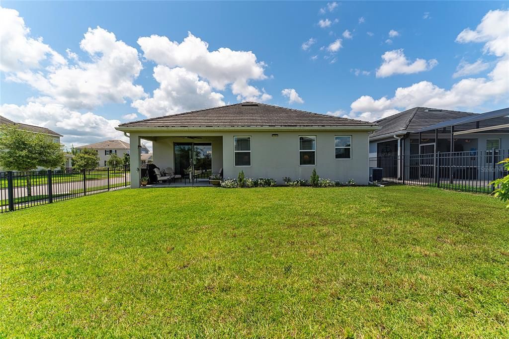 For Sale: $595,000 (3 beds, 2 baths, 2089 Square Feet)