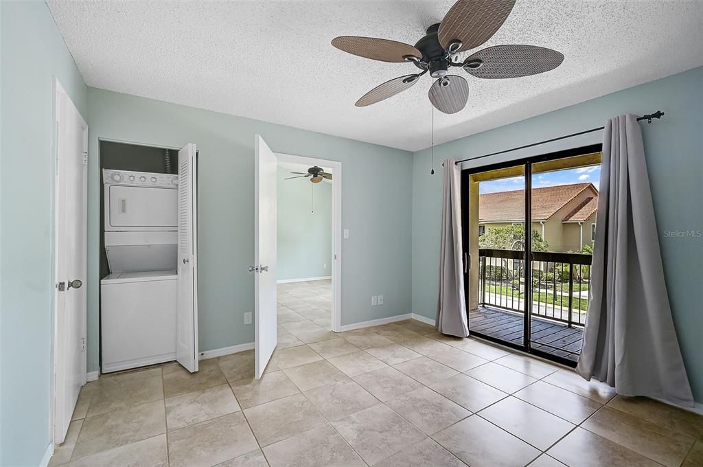 Active With Contract: $164,900 (1 beds, 1 baths, 572 Square Feet)