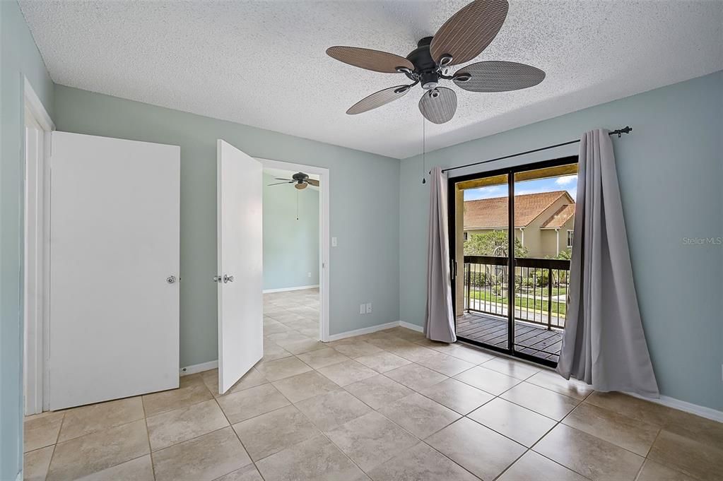 Active With Contract: $164,900 (1 beds, 1 baths, 572 Square Feet)