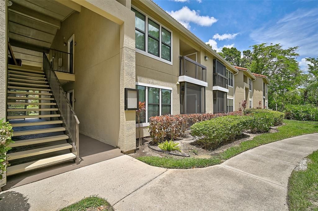 Active With Contract: $164,900 (1 beds, 1 baths, 572 Square Feet)