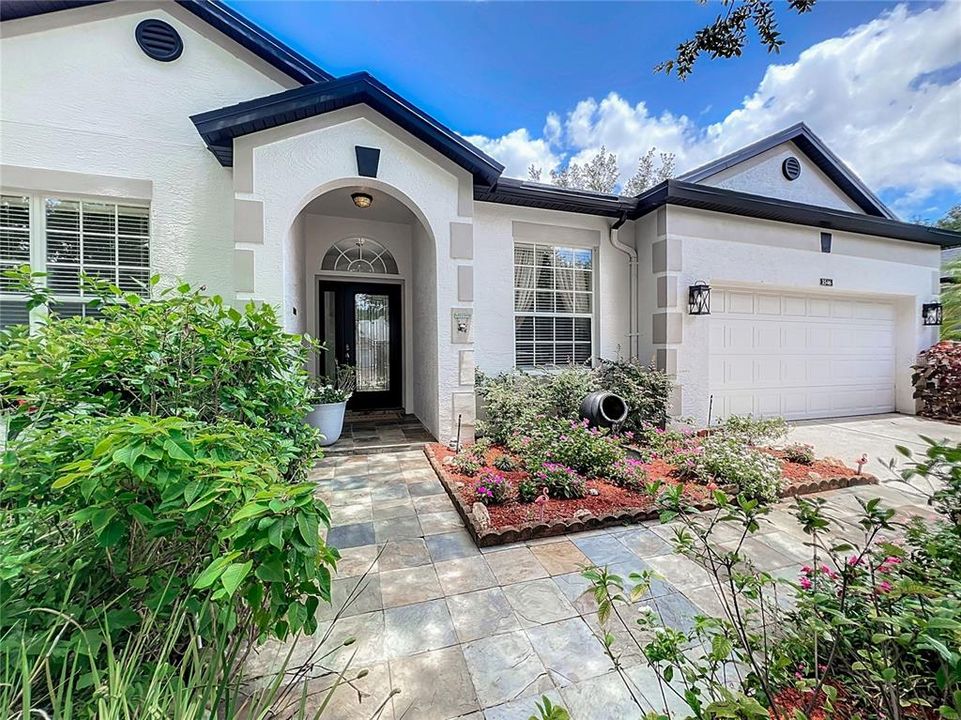 Active With Contract: $477,900 (4 beds, 2 baths, 1934 Square Feet)