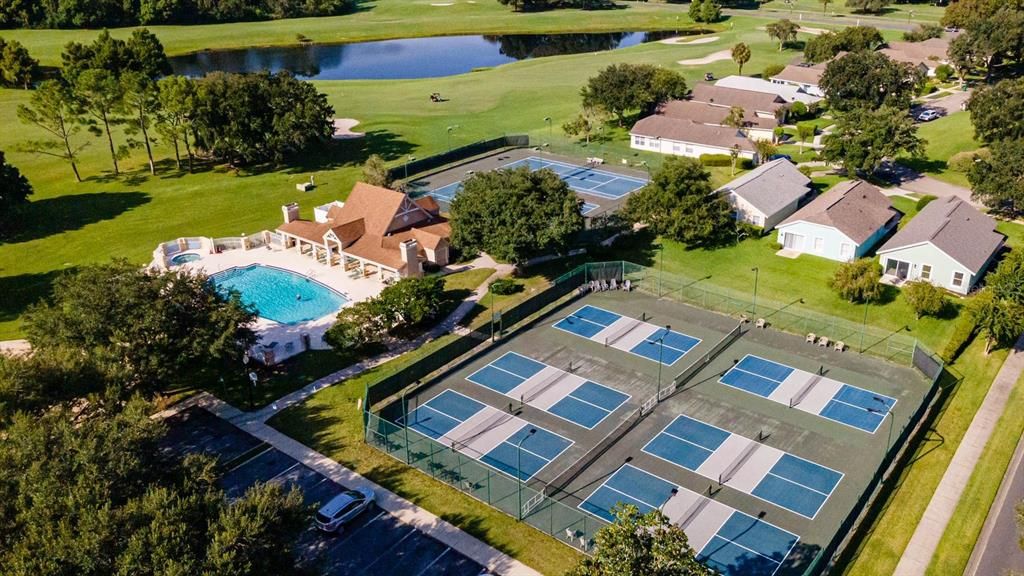 The Country Club of Mount Dora pool, pickleball and tennis courts