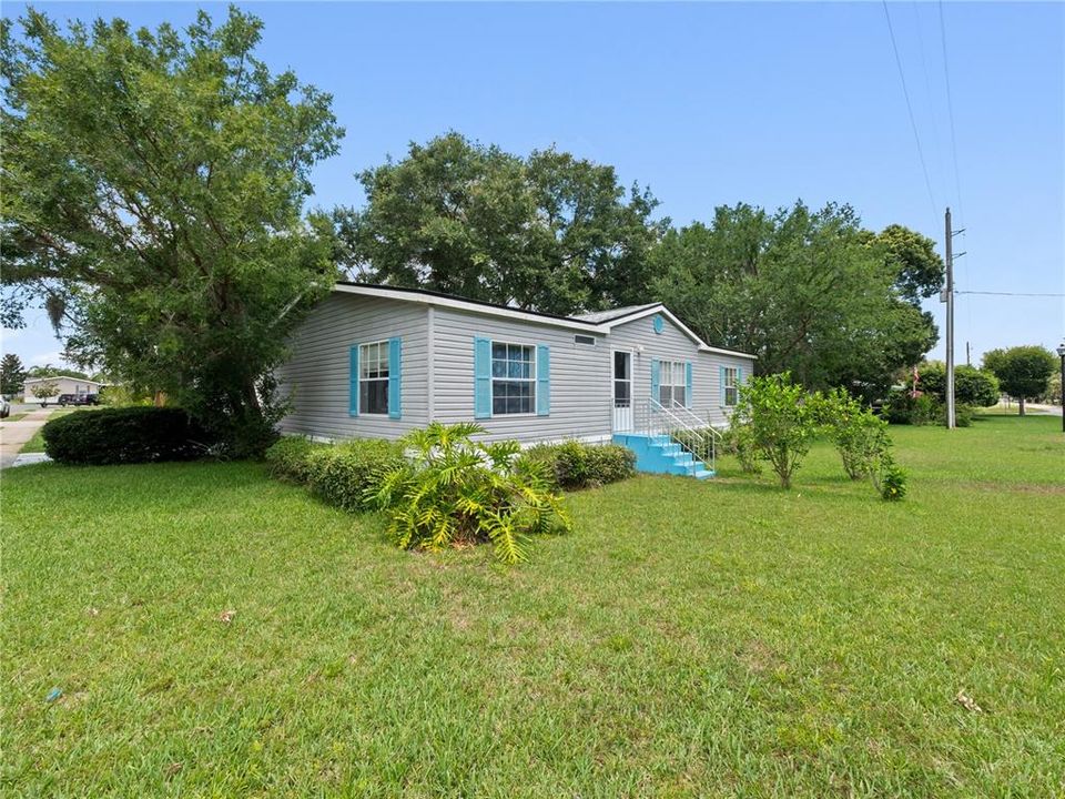 Active With Contract: $215,000 (3 beds, 2 baths, 1296 Square Feet)