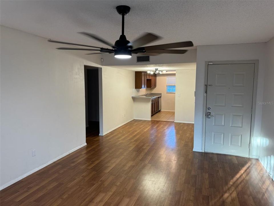 For Rent: $1,800 (2 beds, 2 baths, 973 Square Feet)