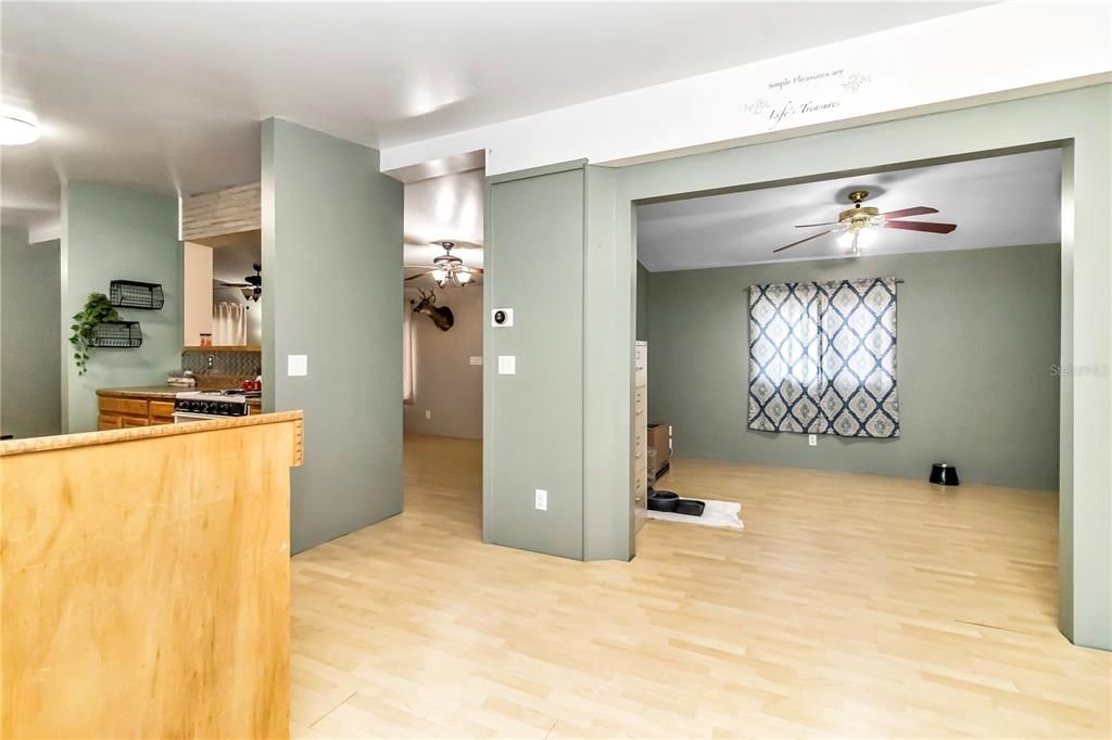 Active With Contract: $169,000 (2 beds, 2 baths, 1408 Square Feet)