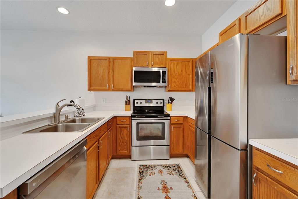 For Sale: $240,000 (2 beds, 2 baths, 1360 Square Feet)