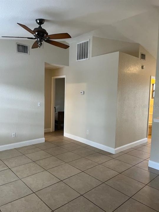 For Rent: $1,450 (2 beds, 1 baths, 688 Square Feet)