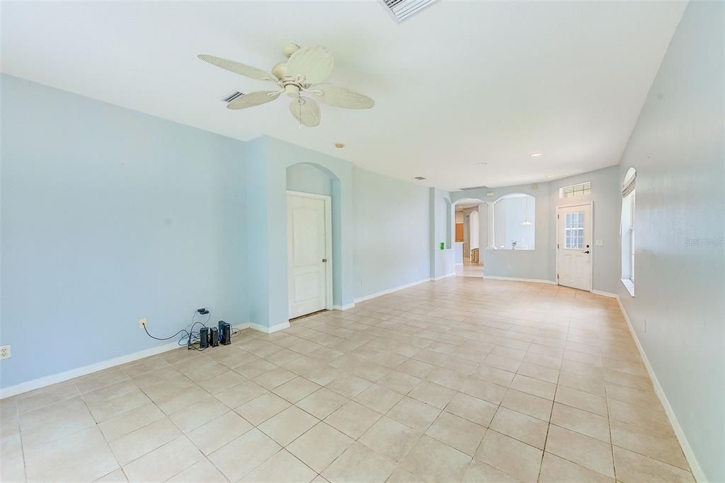 Active With Contract: $319,500 (3 beds, 2 baths, 1790 Square Feet)