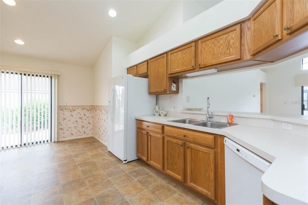 For Sale: $330,000 (3 beds, 2 baths, 1704 Square Feet)