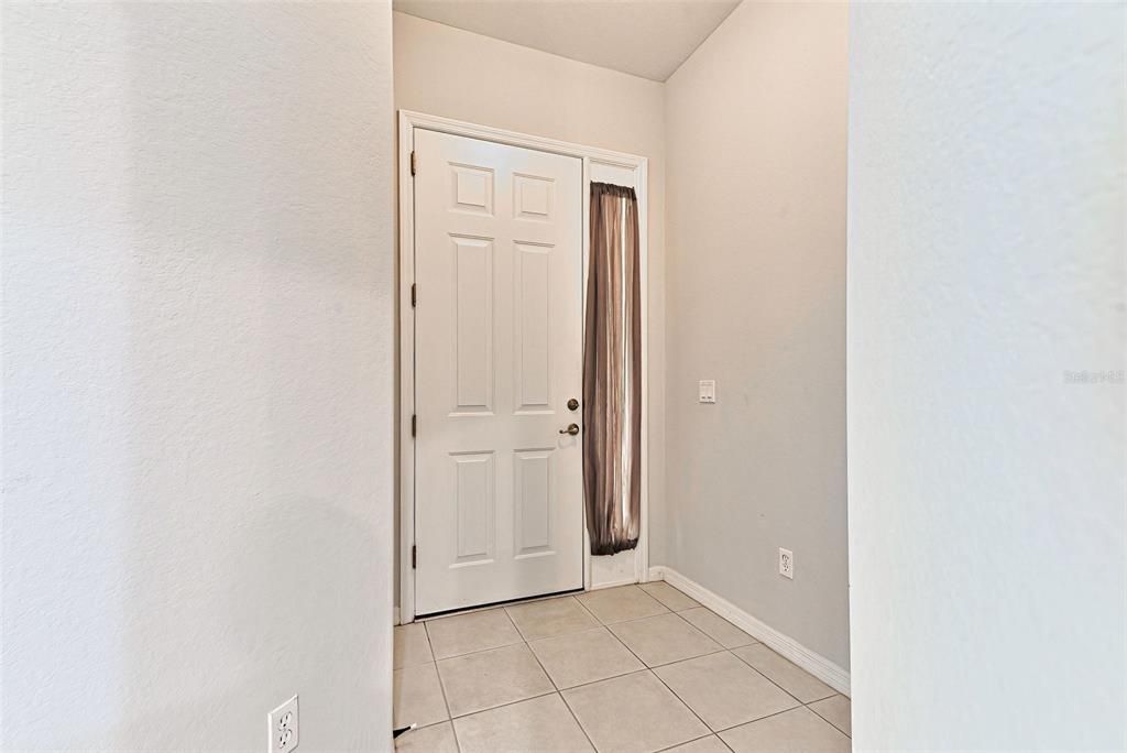 For Sale: $299,900 (2 beds, 2 baths, 1318 Square Feet)