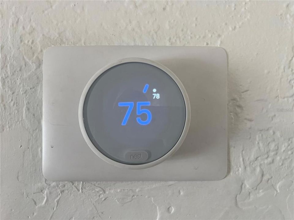 Nest programable thermostat