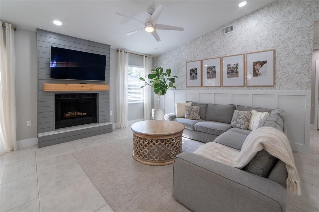 Active With Contract: $349,900 (3 beds, 2 baths, 1170 Square Feet)