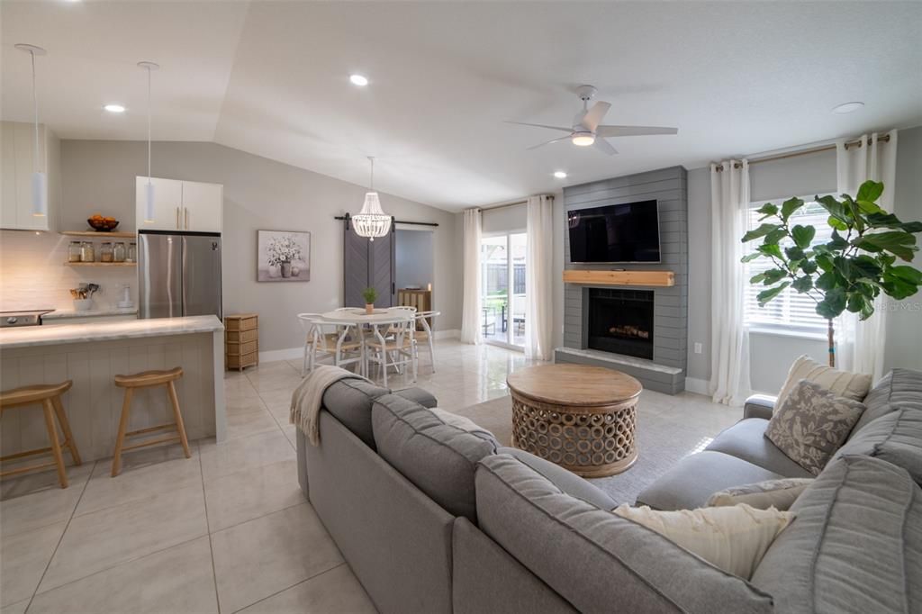 Active With Contract: $349,900 (3 beds, 2 baths, 1170 Square Feet)