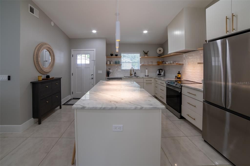 Active With Contract: $349,900 (3 beds, 2 baths, 1170 Square Feet)