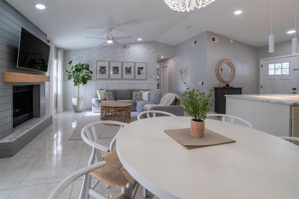 Active With Contract: $349,900 (3 beds, 2 baths, 1170 Square Feet)