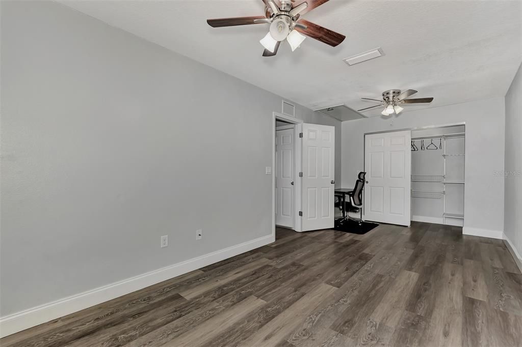 Bedroom 2 (entry/closet)