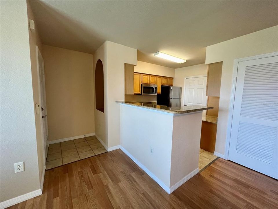 For Rent: $1,700 (1 beds, 1 baths, 822 Square Feet)