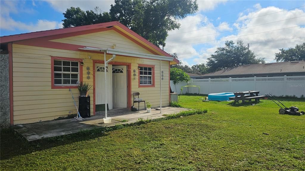 For Sale: $431,000 (3 beds, 1 baths, 1404 Square Feet)