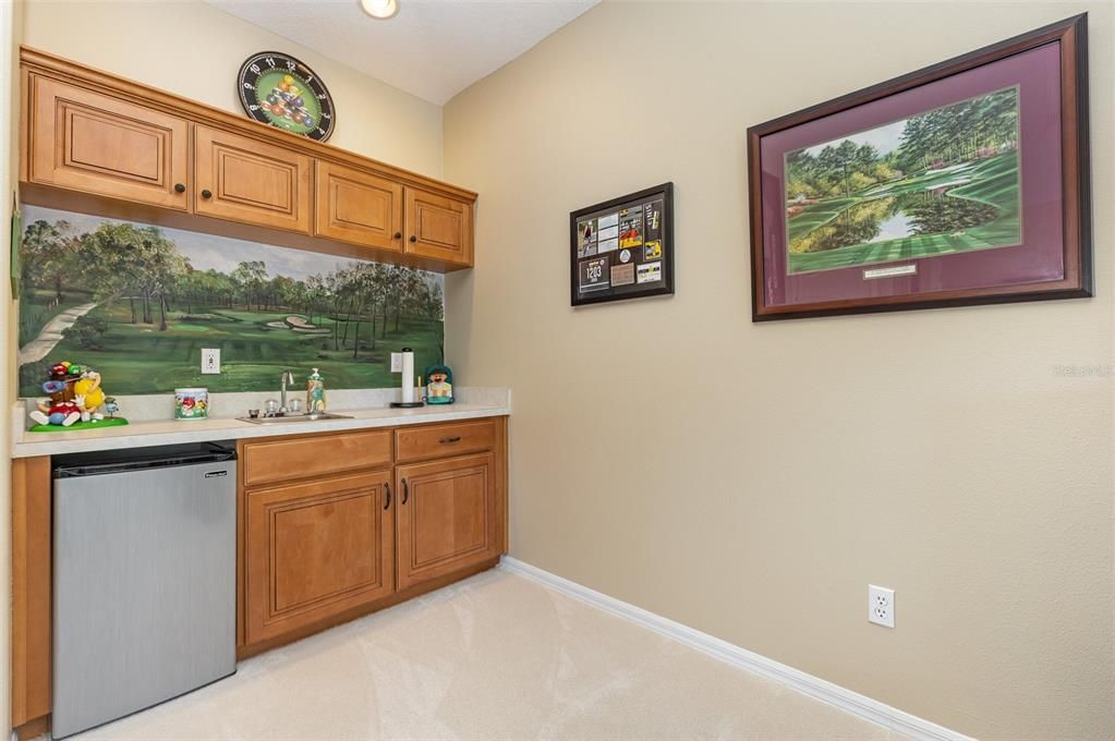 Wet bar in Bonus / Game Room